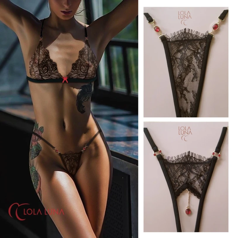 MILENA ~ NOIR ~ TRIANGLE ~ SET