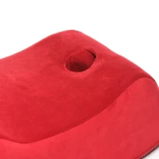 KISSEN MIT STABSTÜTZE ROT
