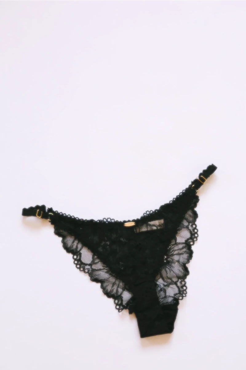 Mae-Bikini