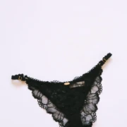 Mae-Bikini