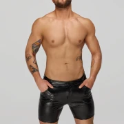 Mittellange Shorts aus Schlangen Wetlook mit Gesäßtaschen