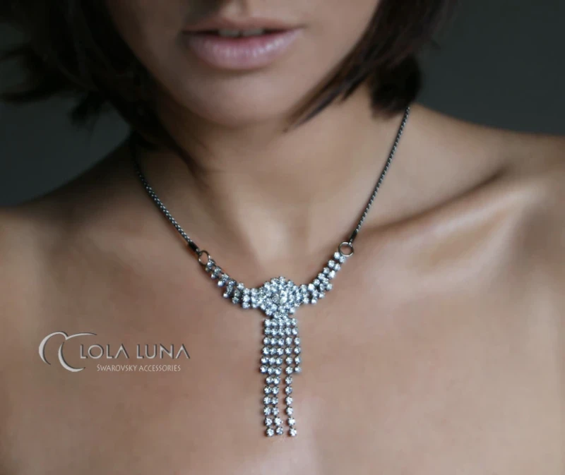 VENUS ~ COLLIER